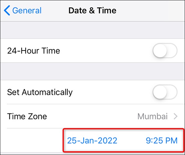 Réglez manuellement la date et l'heure sur l'iPhone.