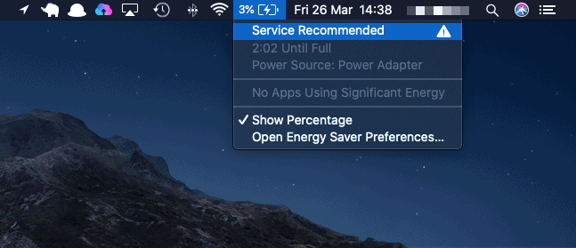 Un avertissement de service recommandé pour une batterie Mac.