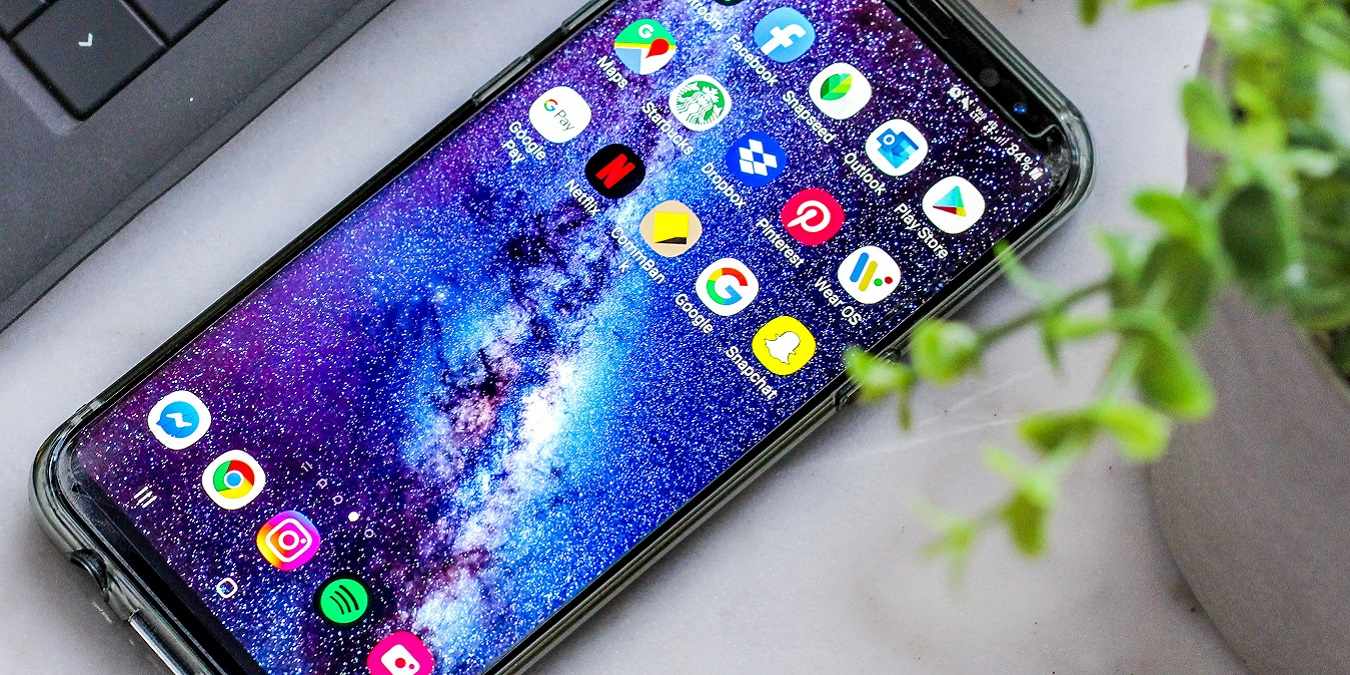 Comment ajouter un fond d'écran différent à chaque écran d'accueil Android