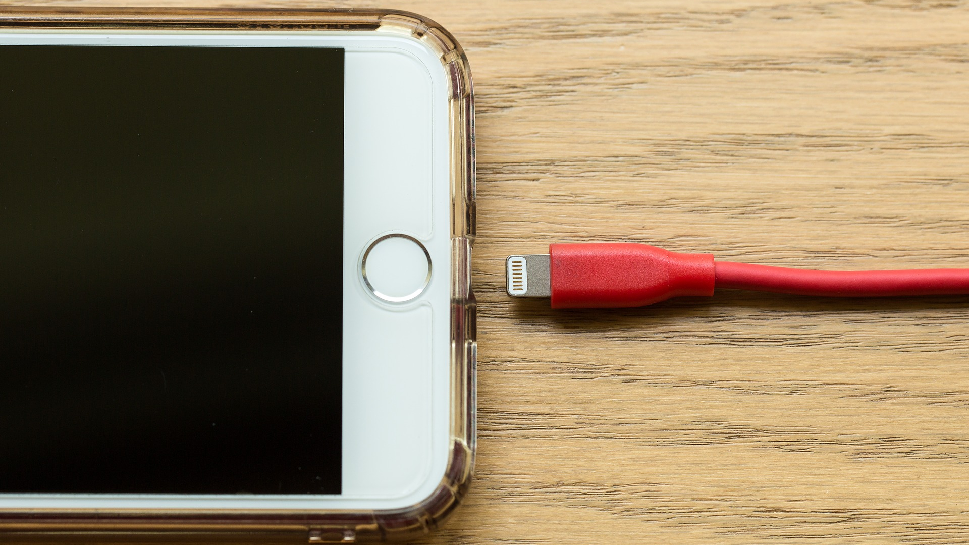 Les 7 meilleures façons de réparer l'épuisement de la batterie de l'iPhone pendant le chargement