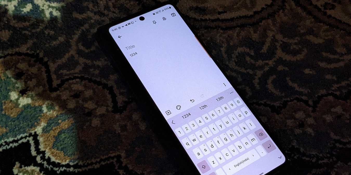 Comment ajouter une ligne numérique en haut du clavier Android