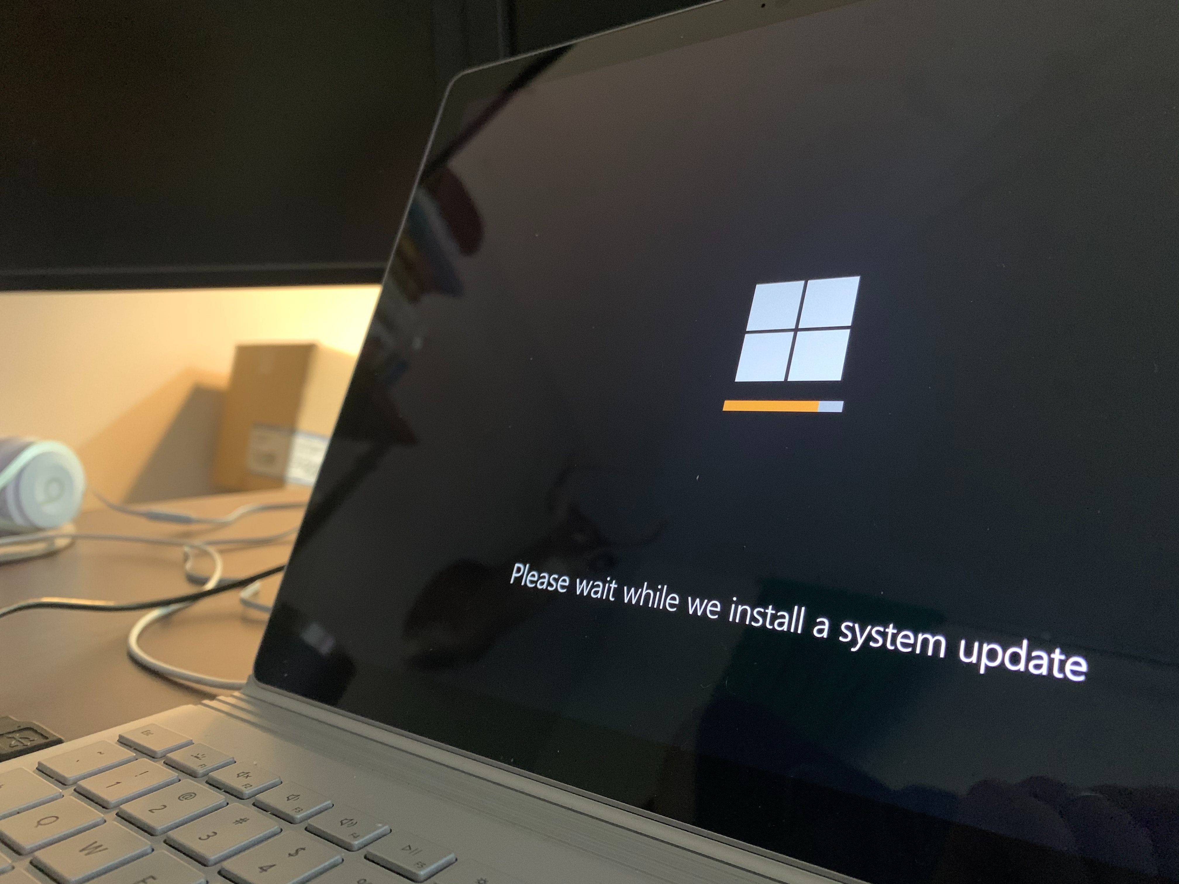 Mise à jour du logiciel du système d'exploitation Windows en cours d'installation 